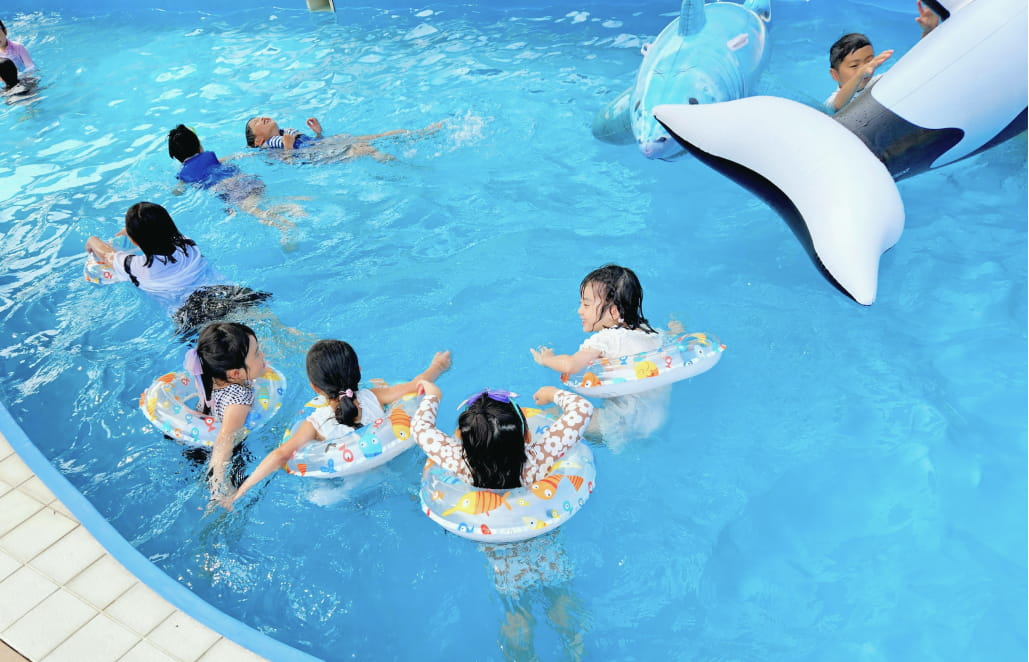 クラフトタイム・水遊びの様子